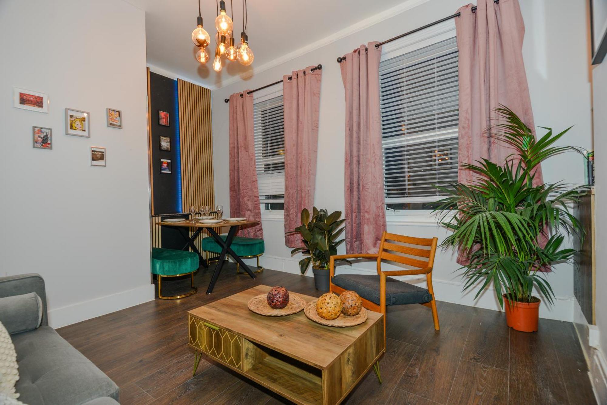 Cosy 1 Bedroom For Small Families Appartamento *